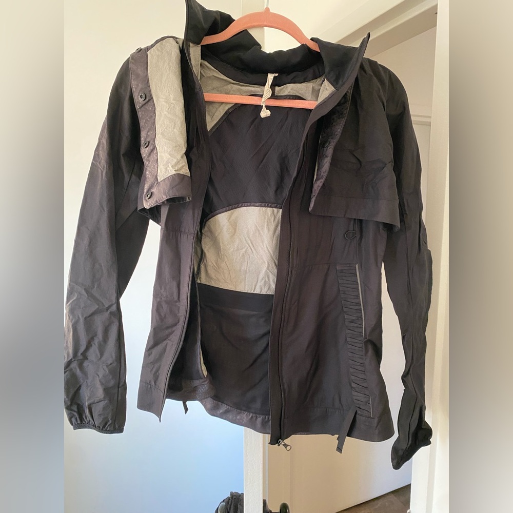 Lululemon detachable hood rain jacket